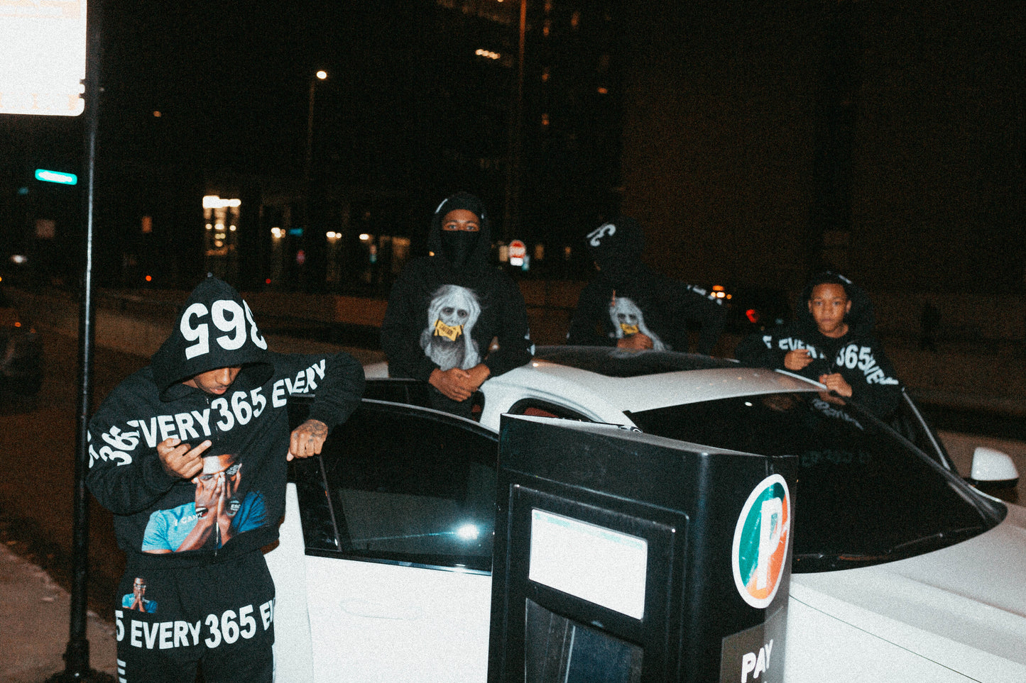 NEVER ENDING (HOODIE)